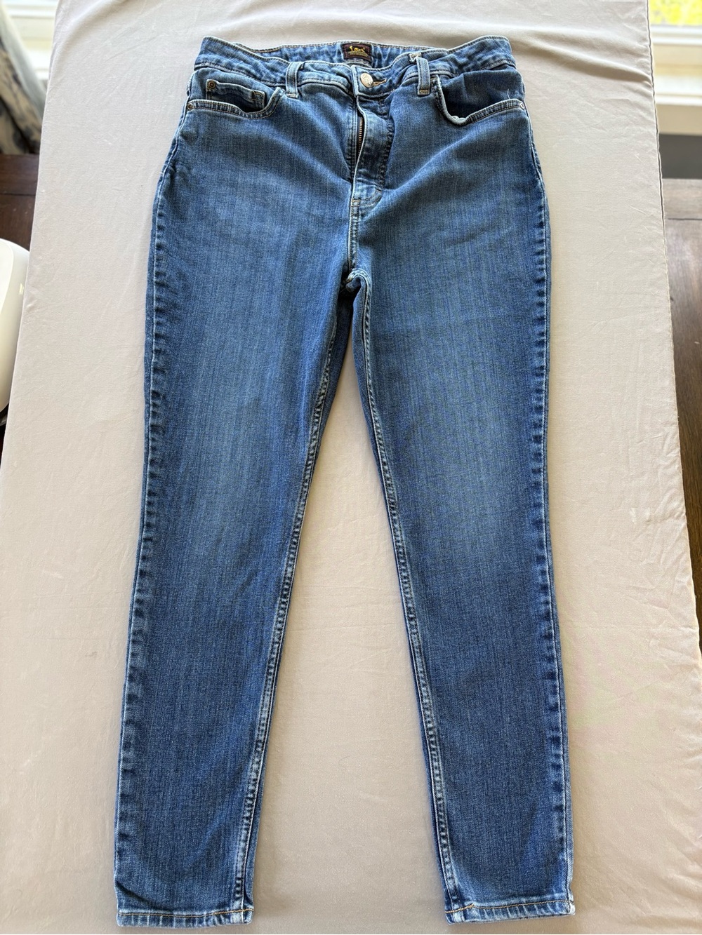 Lee Women's Skinny Jeans in Medium Blue Wash